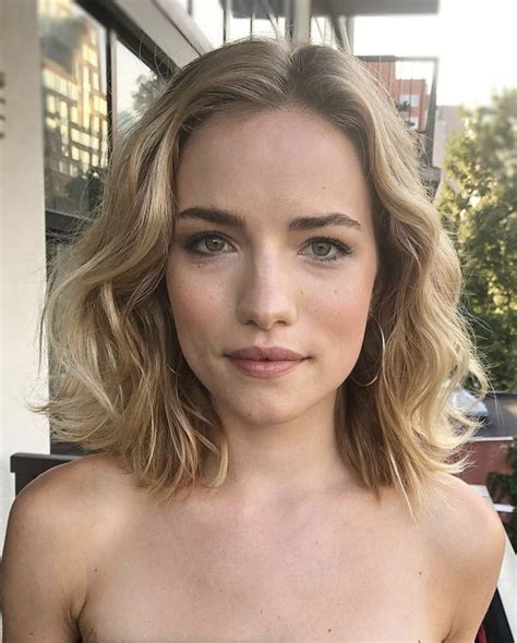 willa fitzgerald in bikini